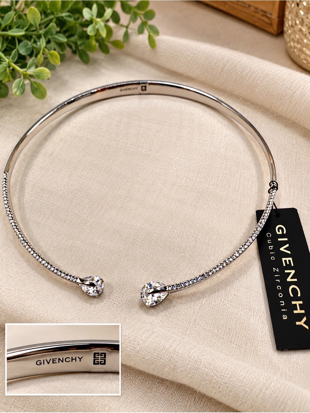 NWT Givenchy Cubic Zirconia Crystal Choker Necklace. BN6/